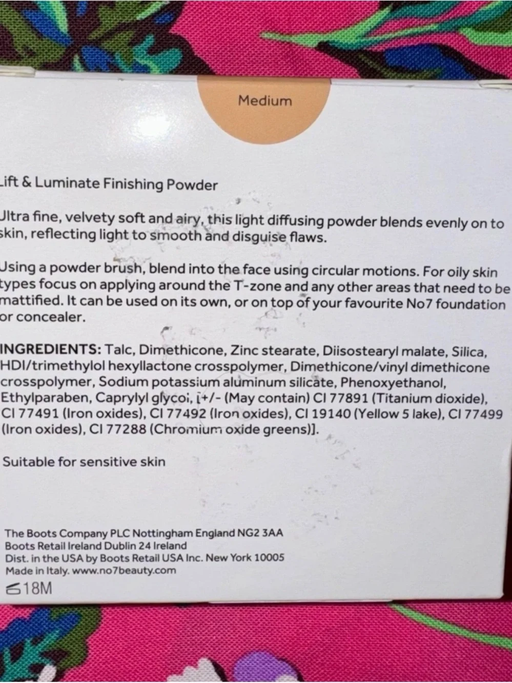 Lift & Luminate Translucent Finishing Powder - Medium (Cream)